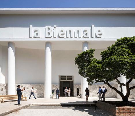 Pavillon central de la Biennale de Venise dans les Giardini. Photo par Francesco Galli. Journal des Arts. 